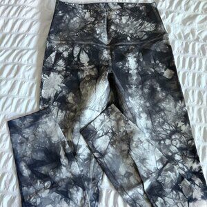 Black and White Lululemon Leggings